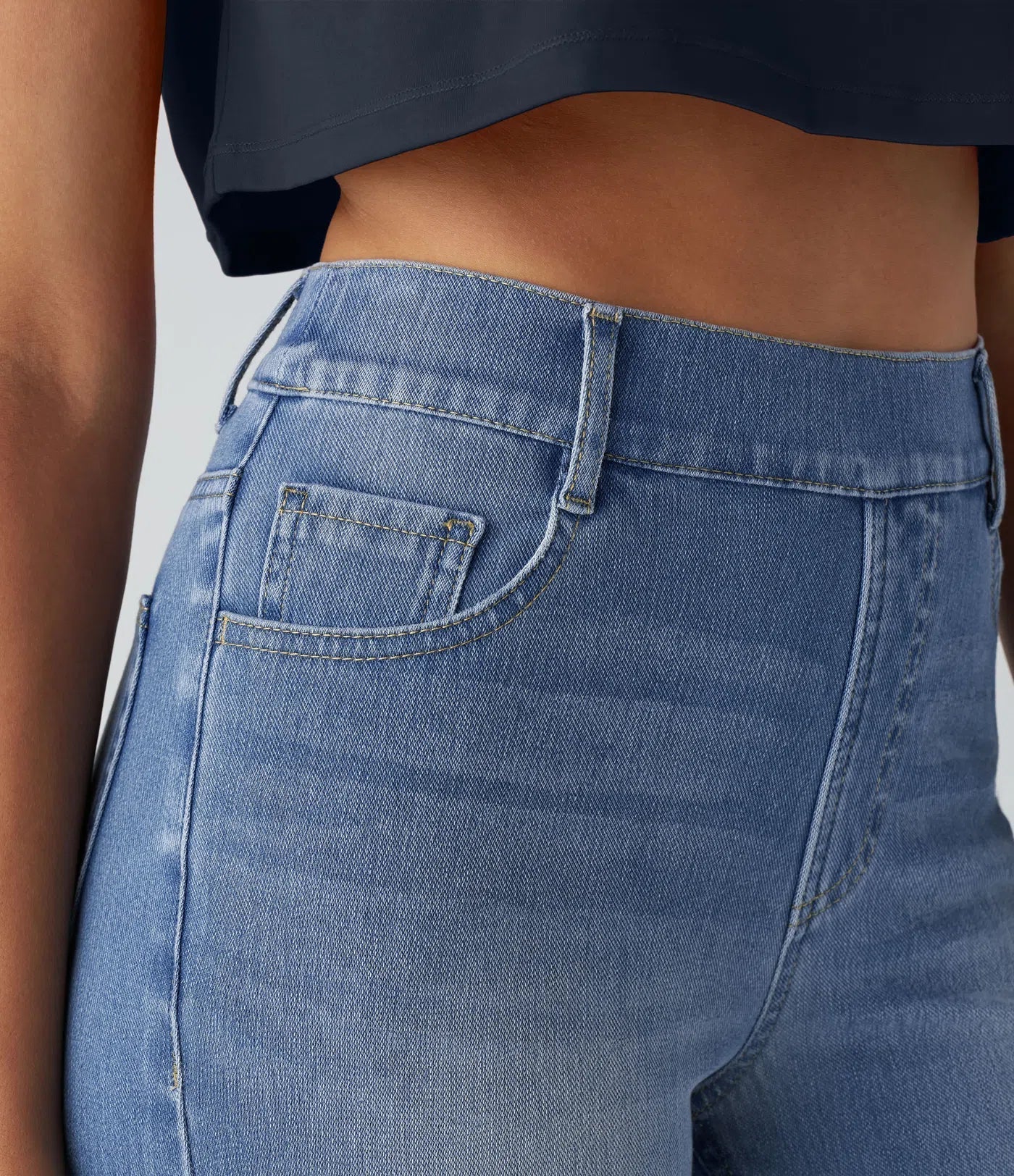 Bequeme Hose mit Hohem Bund und Elastischem Material