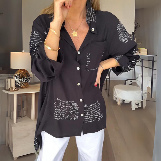 Button-Up Chemise mit handschriftlichem Design