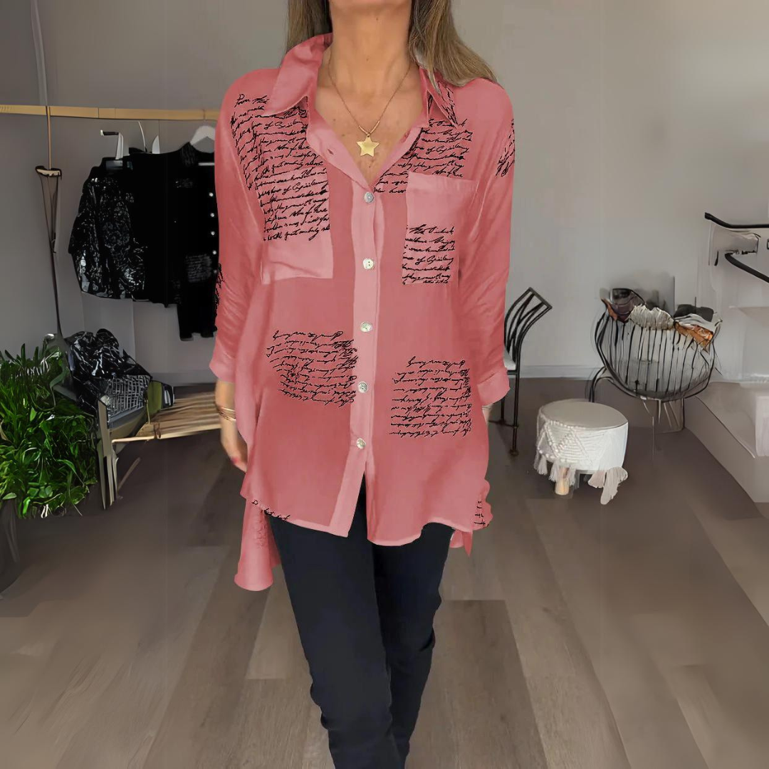 Button-Up Chemise mit handschriftlichem Design