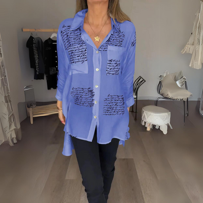 Button-Up Chemise mit handschriftlichem Design