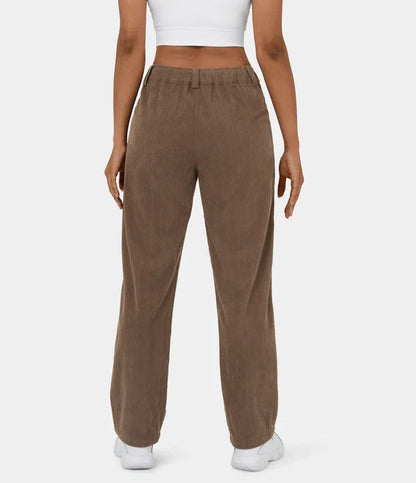 Figurbetonte Relaxhose mit weitem Bein