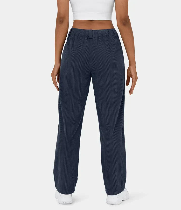 Figurbetonte Relaxhose mit weitem Bein