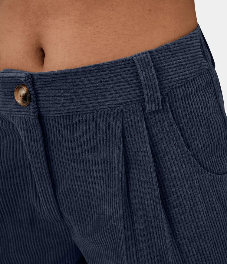 Figurbetonte Relaxhose mit weitem Bein