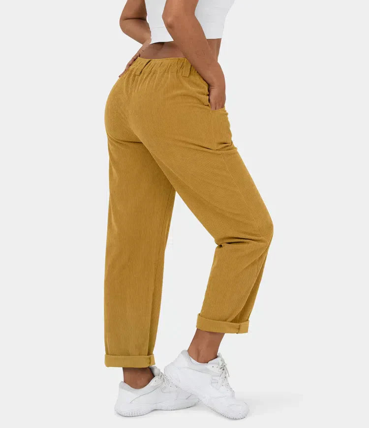 Figurbetonte Relaxhose mit weitem Bein