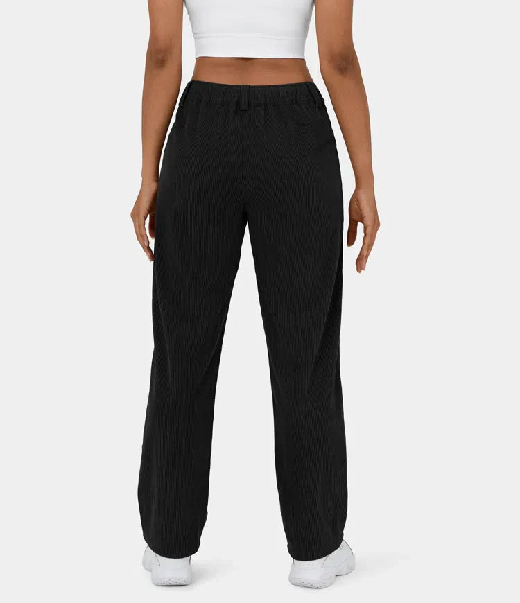 Figurbetonte Relaxhose mit weitem Bein